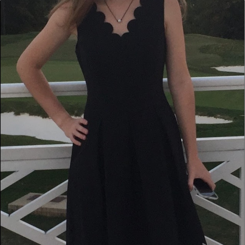Banana Republic Black Scallop-Trim Mini Dress 00p